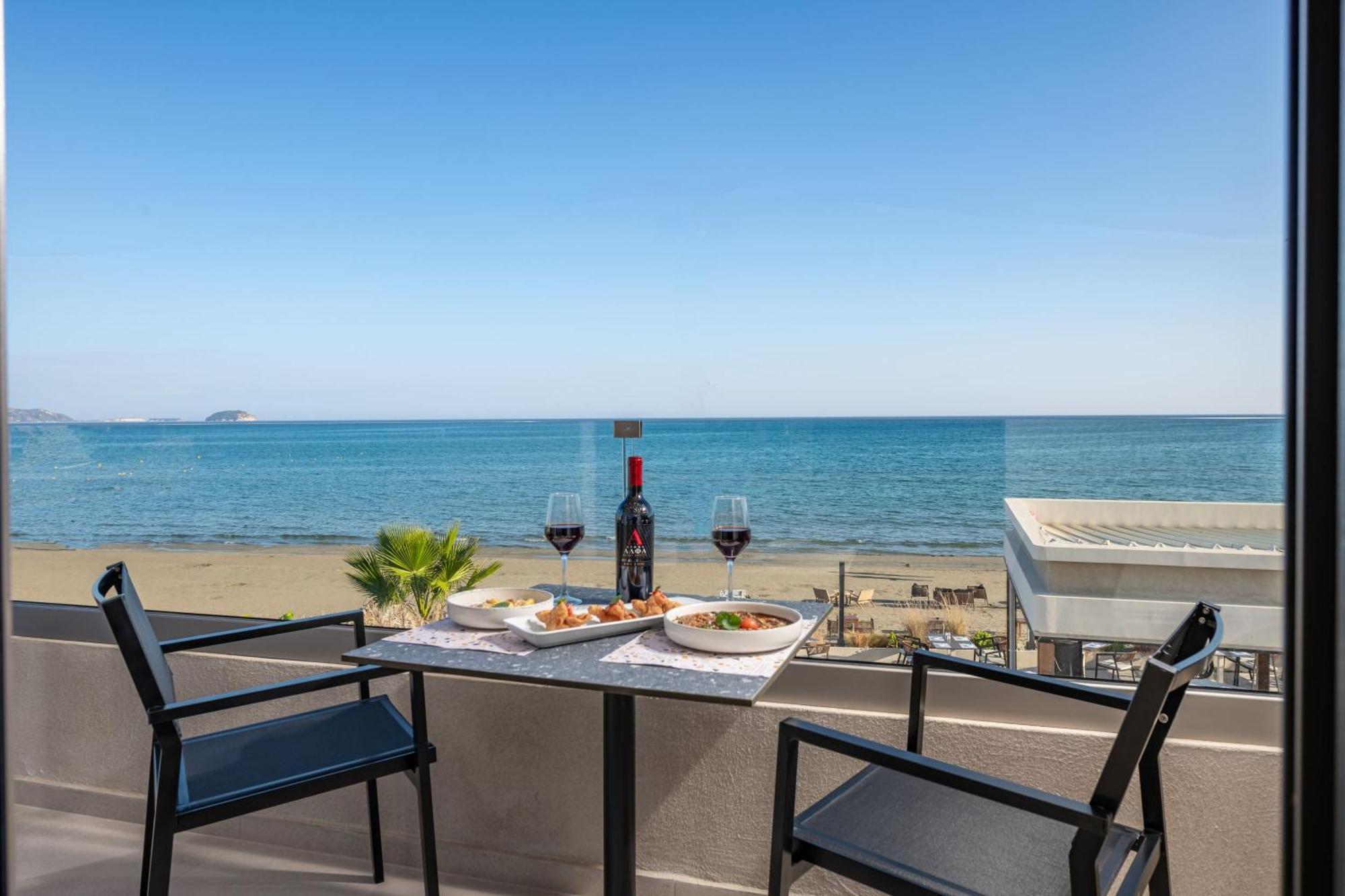 Horizon Apartments - Beachfront Luxury, By Zantewize Лаганас Екстериор снимка