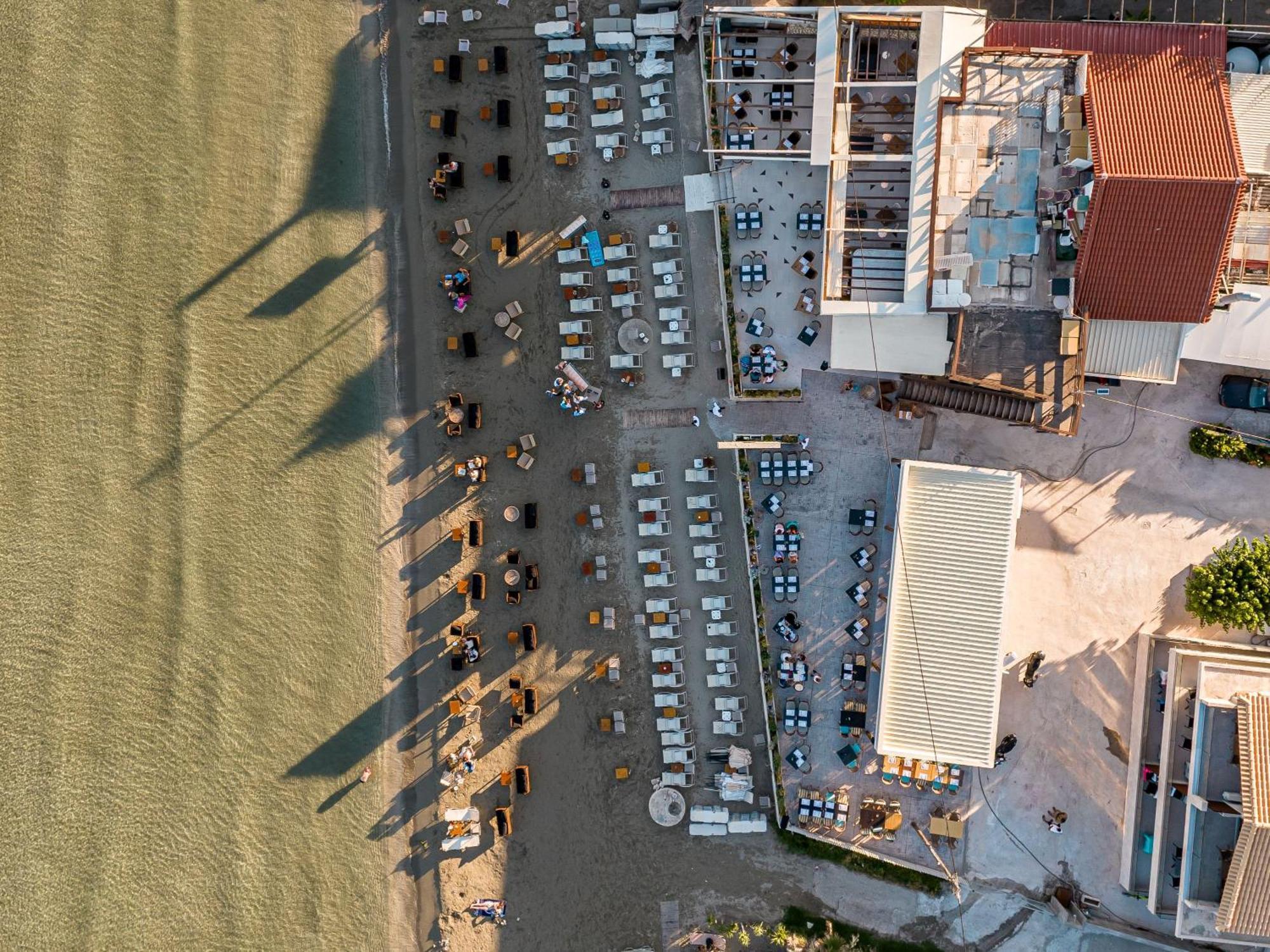 Horizon Apartments - Beachfront Luxury, By Zantewize Лаганас Екстериор снимка